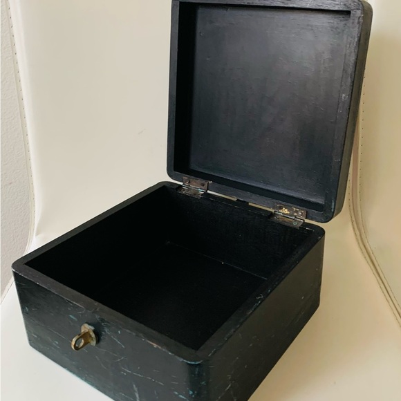 Wooden box - Picture 5 of 11